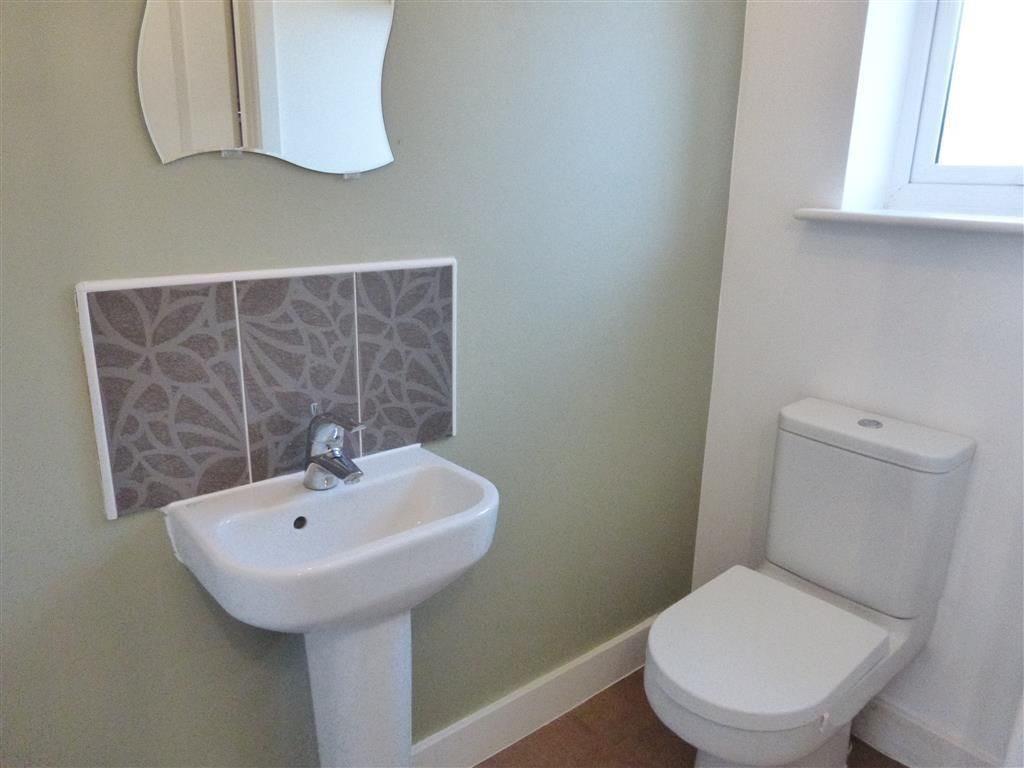 Property photo 3 of 13 Cloakroom/wc