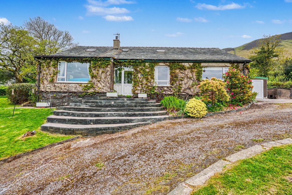 Property photo 3 of 46