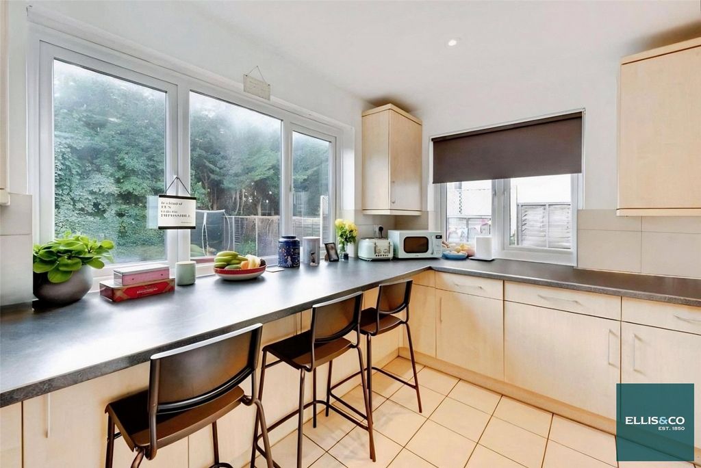 Property photo 2 of 15 Picture No. 13