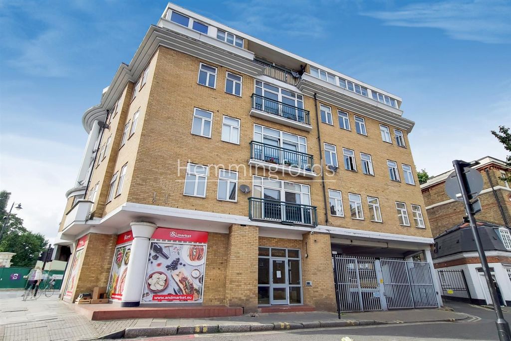 Property photo 2 of 11