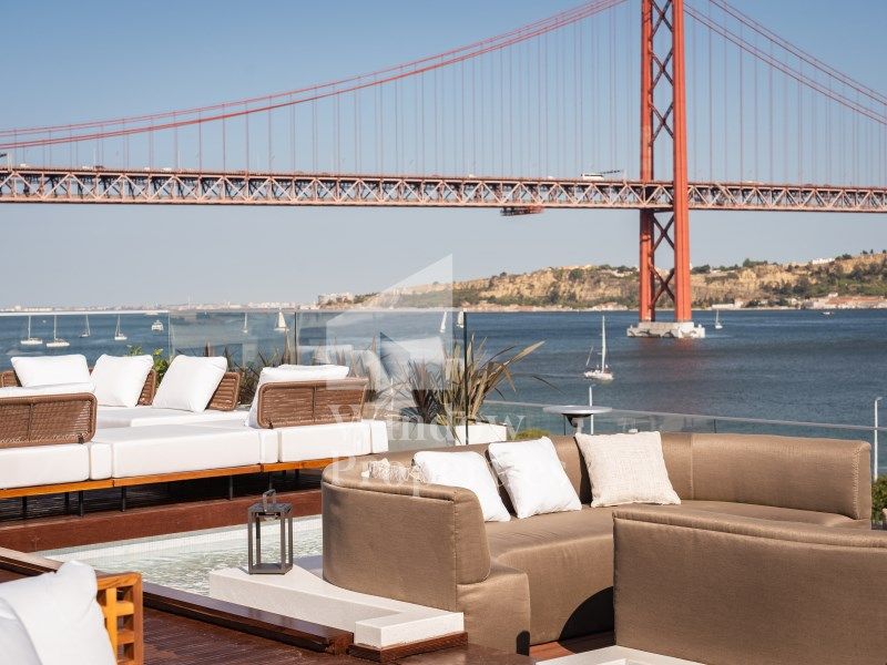 Property photo 2 of 43