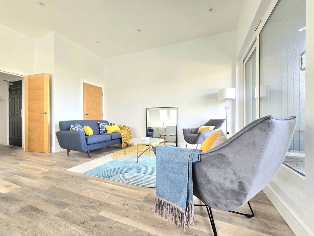 Property photo 2 of 10 Picture No. 17