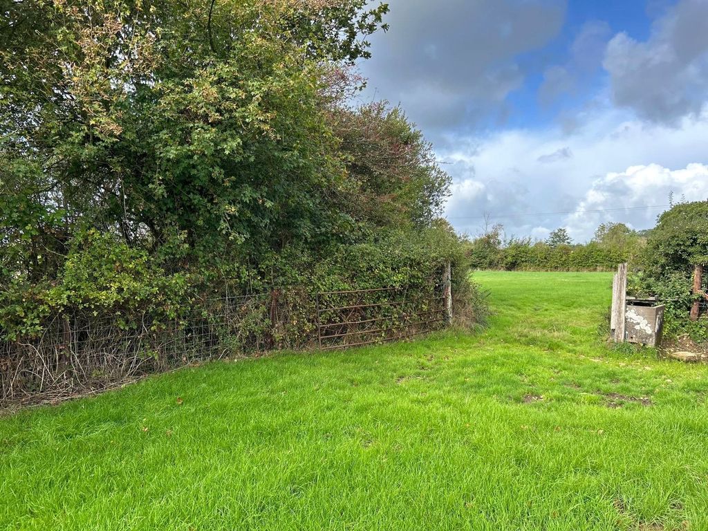 Property photo 2 of 6 Picture No. 02