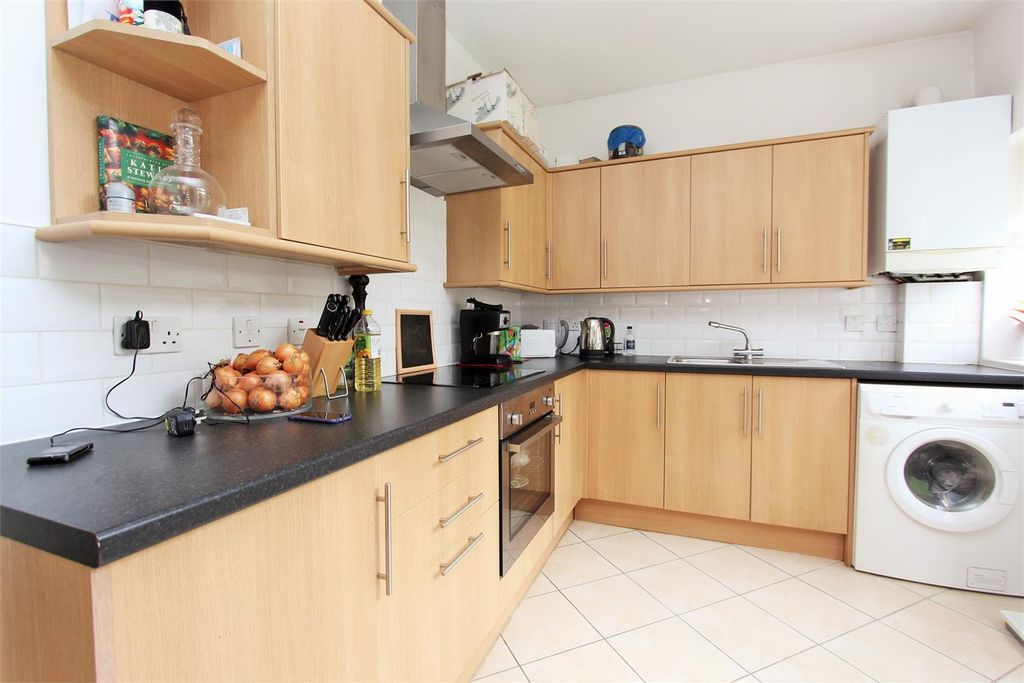 Property photo 3 of 6