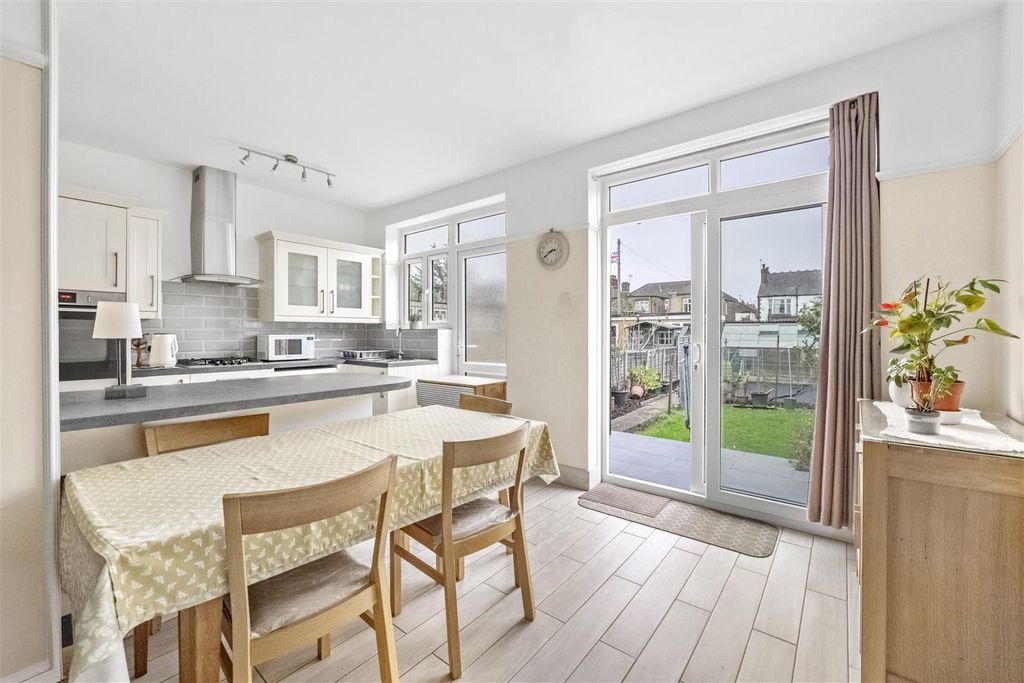 Property photo 3 of 15