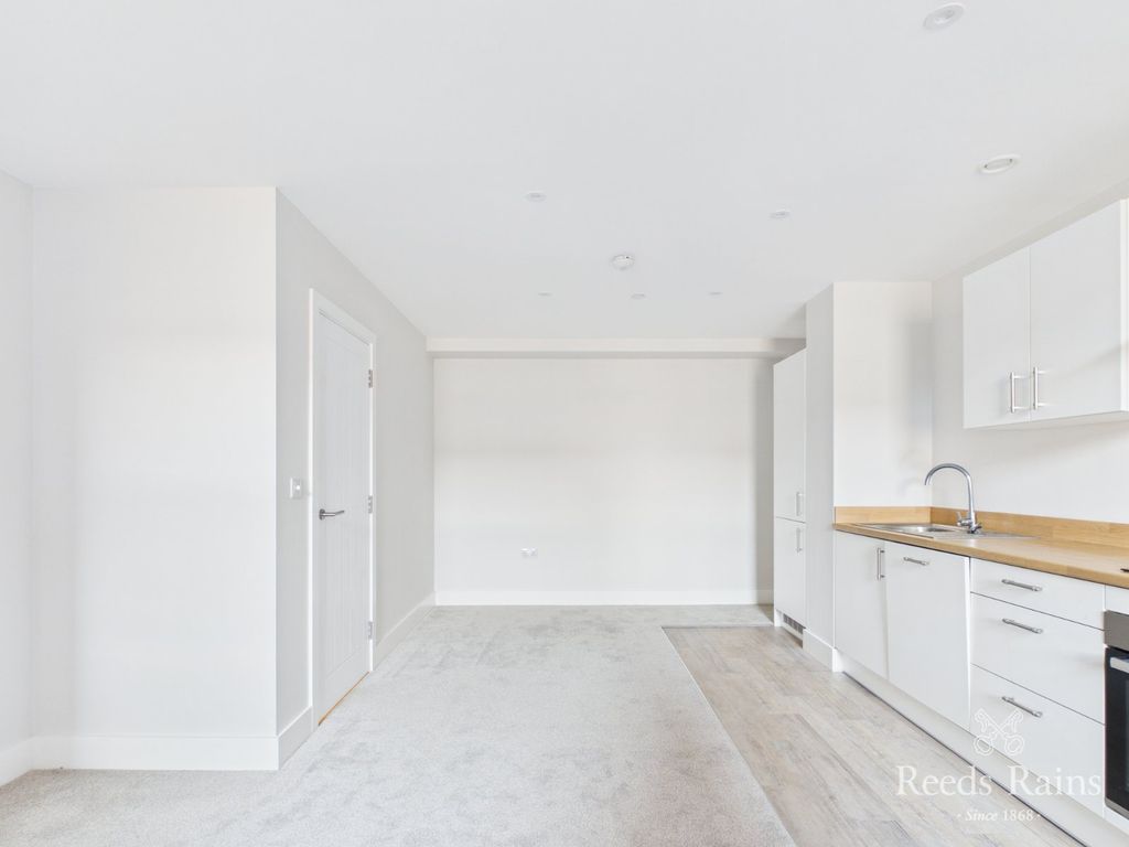 Property photo 3 of 19 Open Kitchen/Lounge