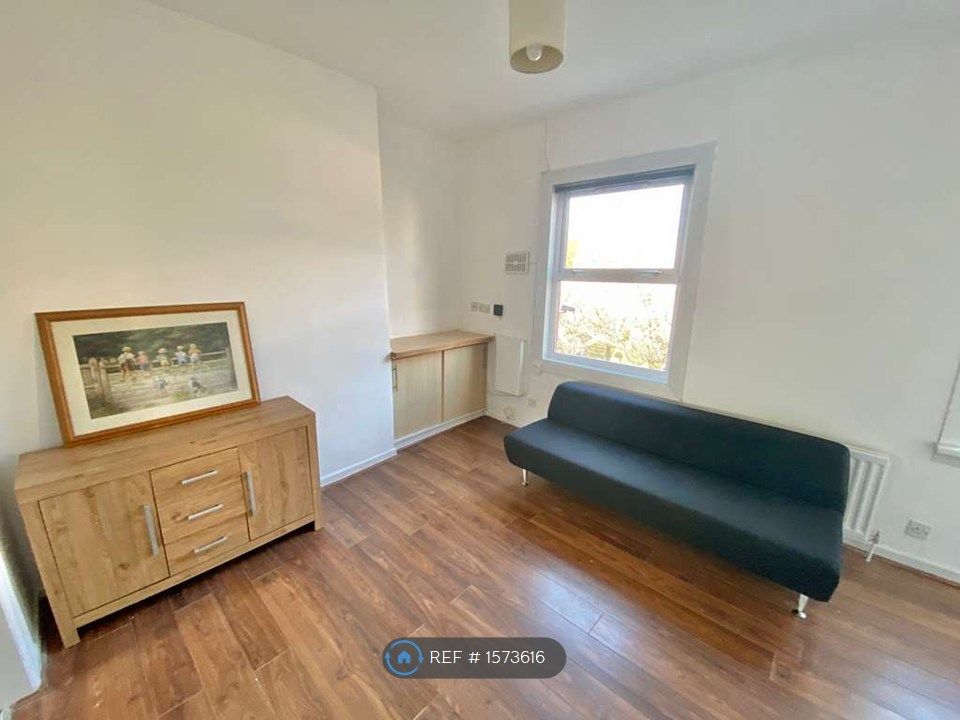 Property photo 2 of 15 Living Room