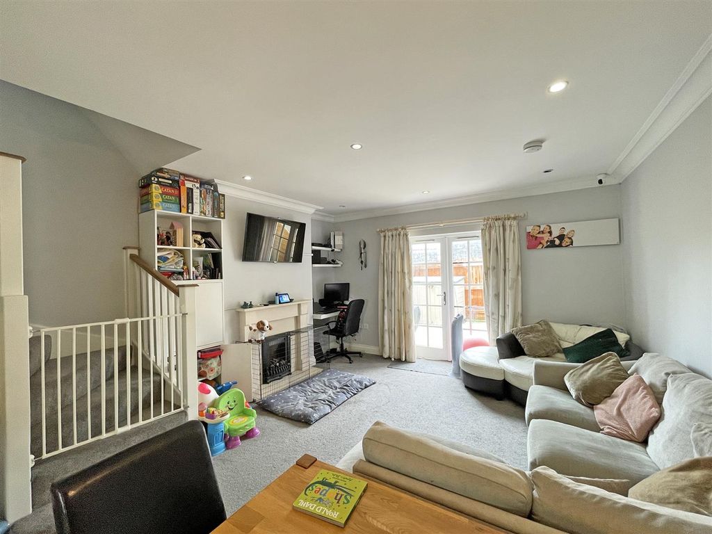 Property photo 2 of 9 Beagle Road 4 - Lounge Fp.Jpg