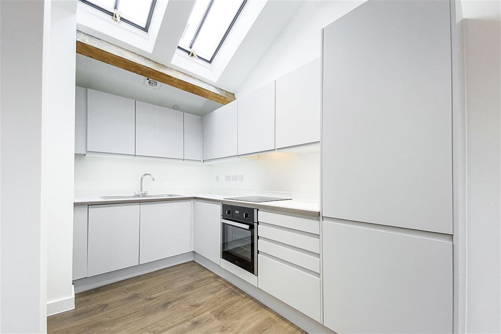 Property photo 3 of 11 (Main)