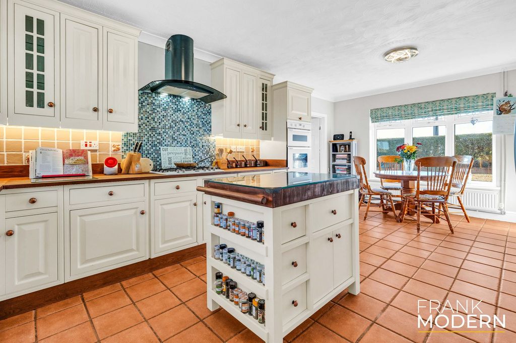 Property photo 2 of 34 Kitchen