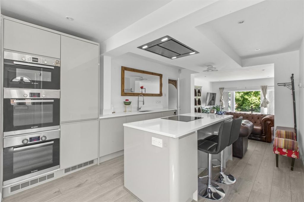Property photo 3 of 17 Carrs Drive-8.Jpg
