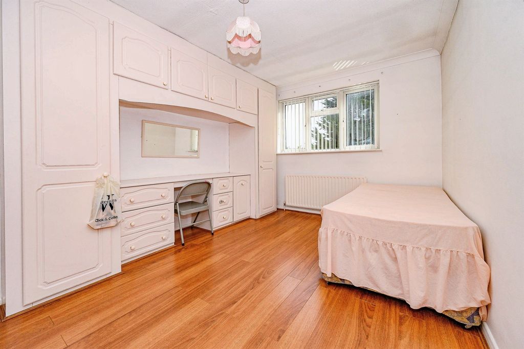 Additional image 8 of 6 bed detached house for saleRingwood Road, Luton LU2