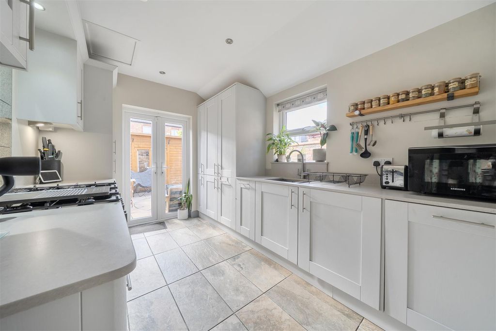 Property photo 3 of 13 Kitchen H.Jpg