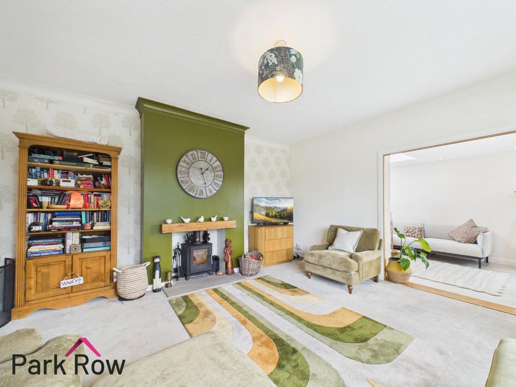 Property photo 2 of 31