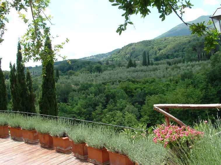 Property photo 2 of 30