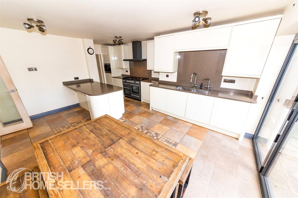 Property photo 2 of 37 Picture No. 64