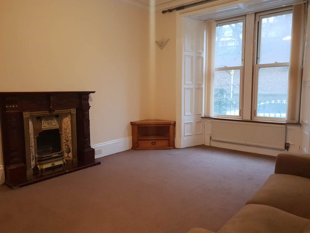 Property photo 2 of 6 Lounge