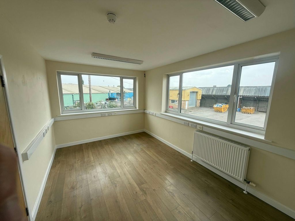 Property photo 3 of 7 11.Jpg