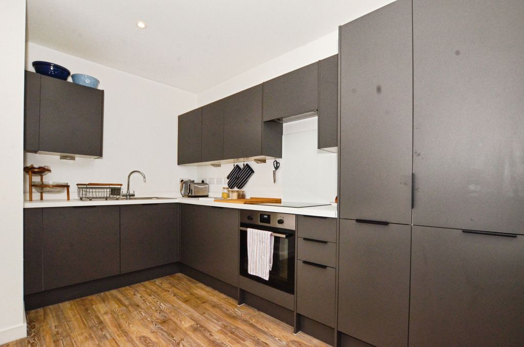 Property photo 3 of 16 Kitchen