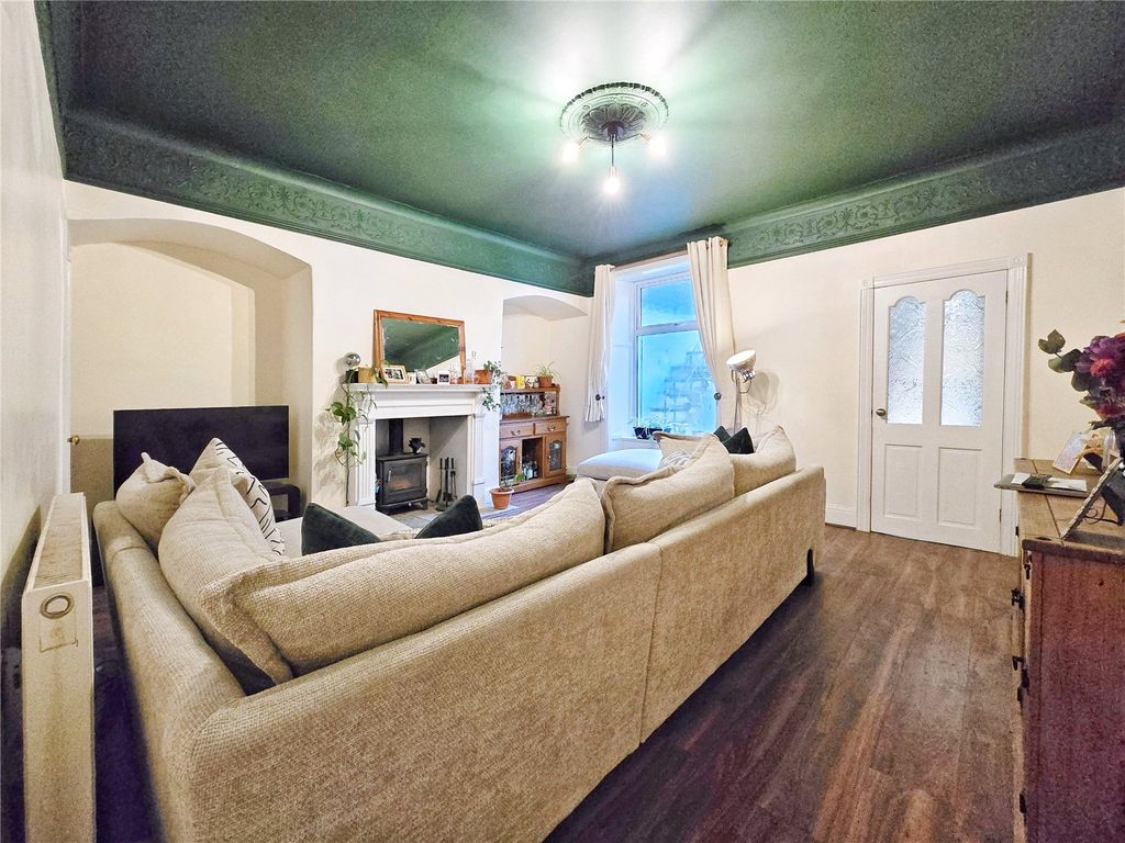 Property photo 2 of 21 Lounge