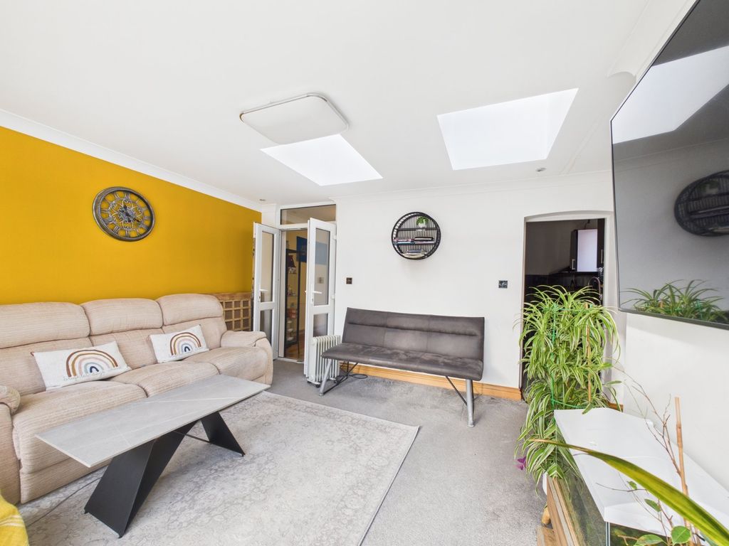 Property photo 3 of 22 Picture No. 04