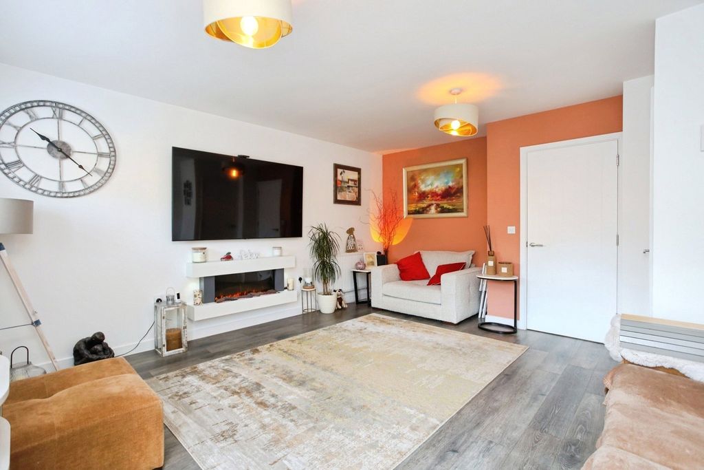 Property photo 2 of 13 Picture No. 02
