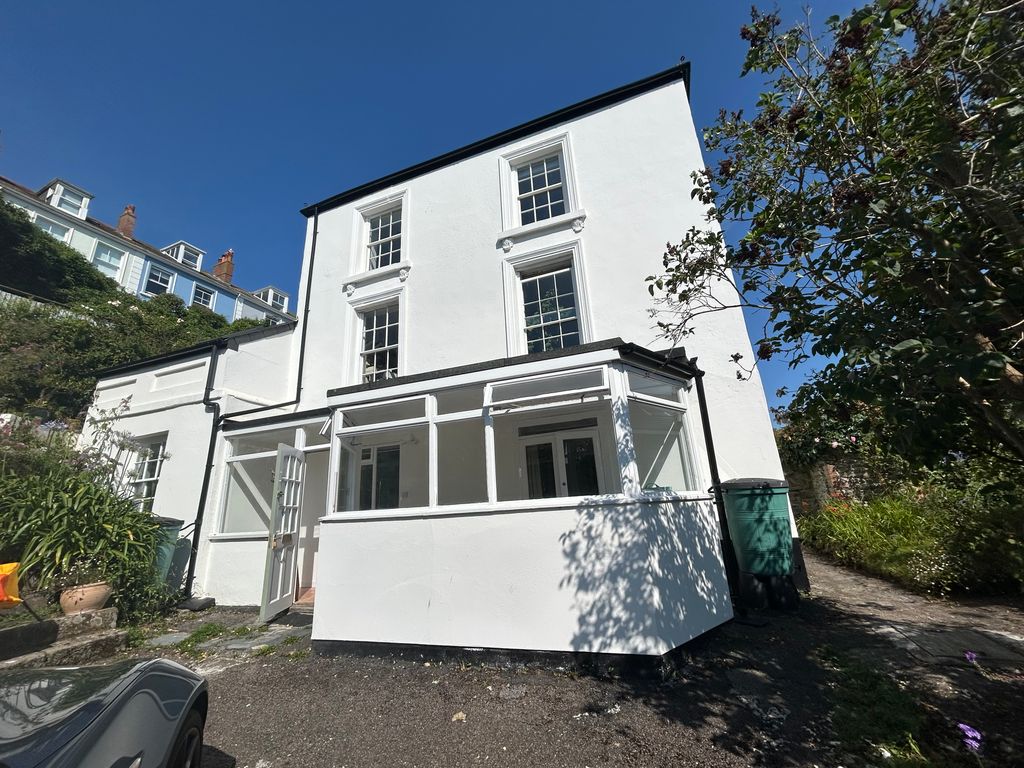 Property photo 2 of 19 Image00006