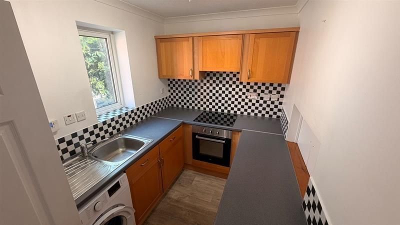 Property photo 3 of 15 Kitchen