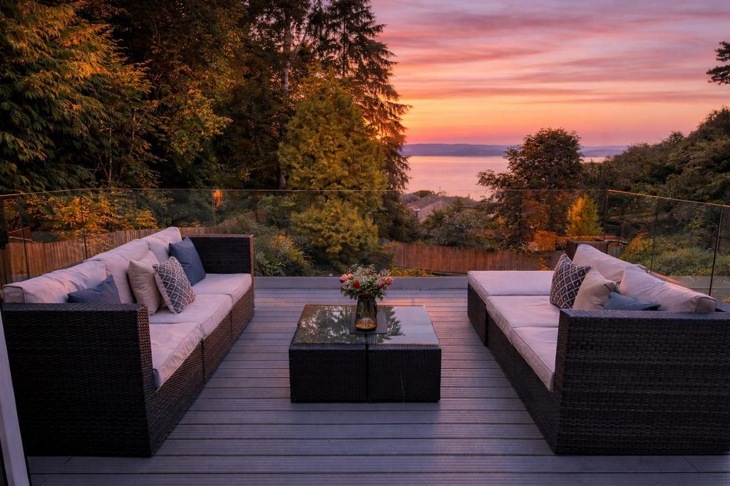 Property photo 3 of 27