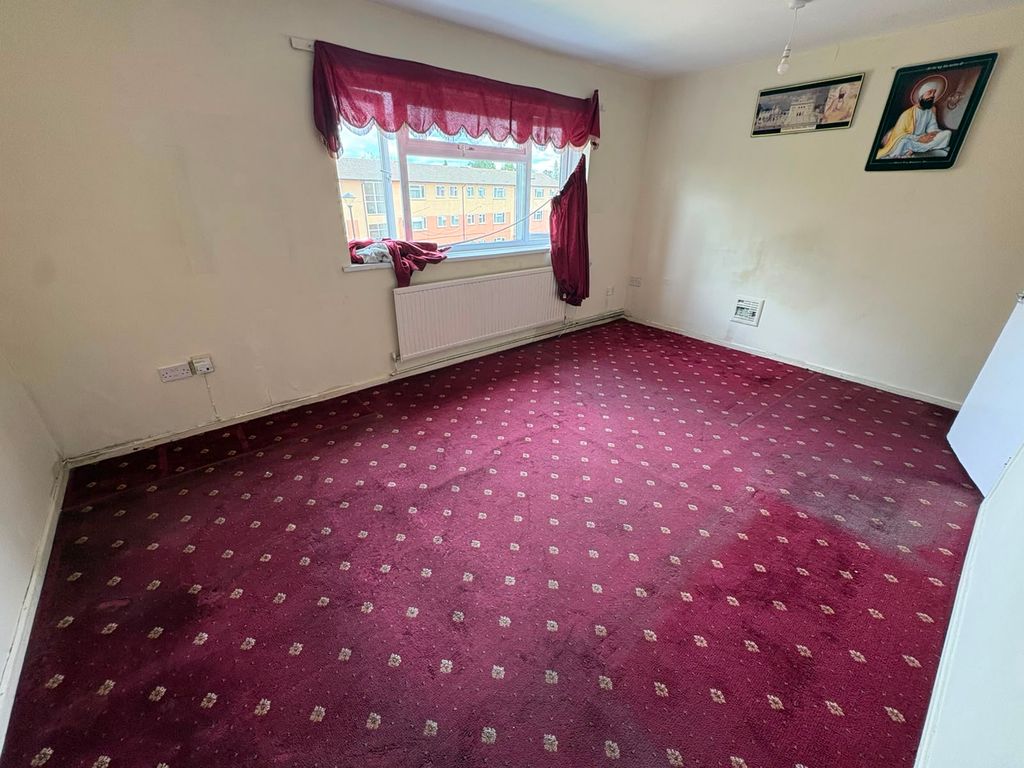 Property photo 1 of 6
