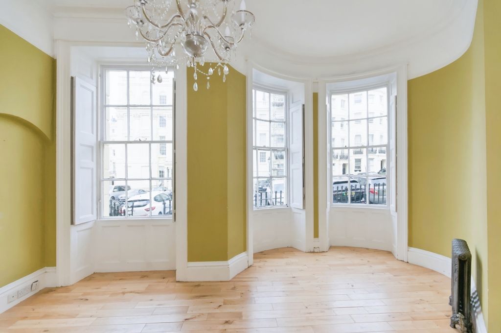Property photo 3 of 9 Pbox-Img.Jpg