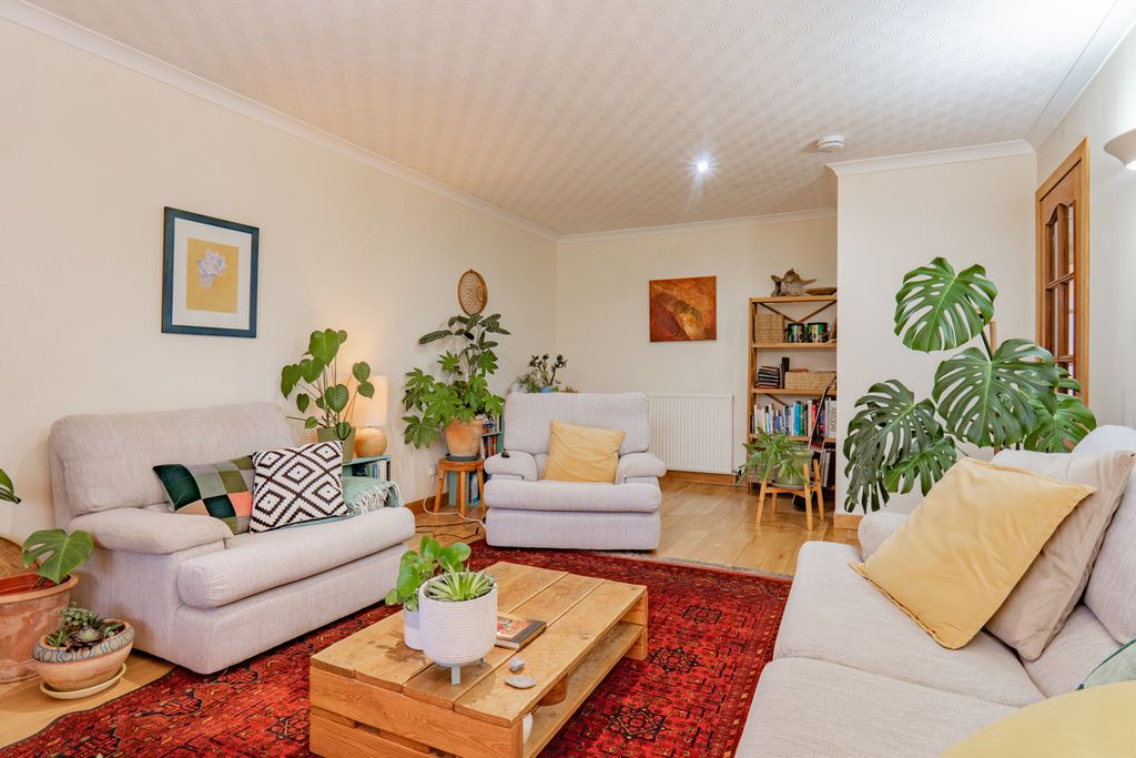 Property photo 3 of 46