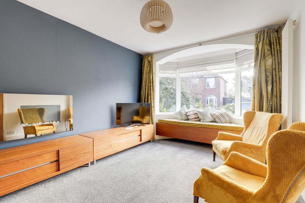 Property photo 2 of 25