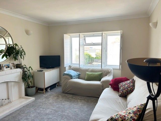 Property photo 2 of 5 Lounge