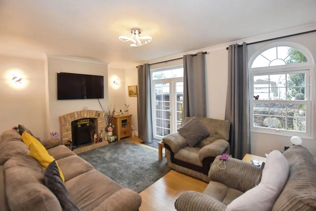 Property photo 2 of 17 Picture 2