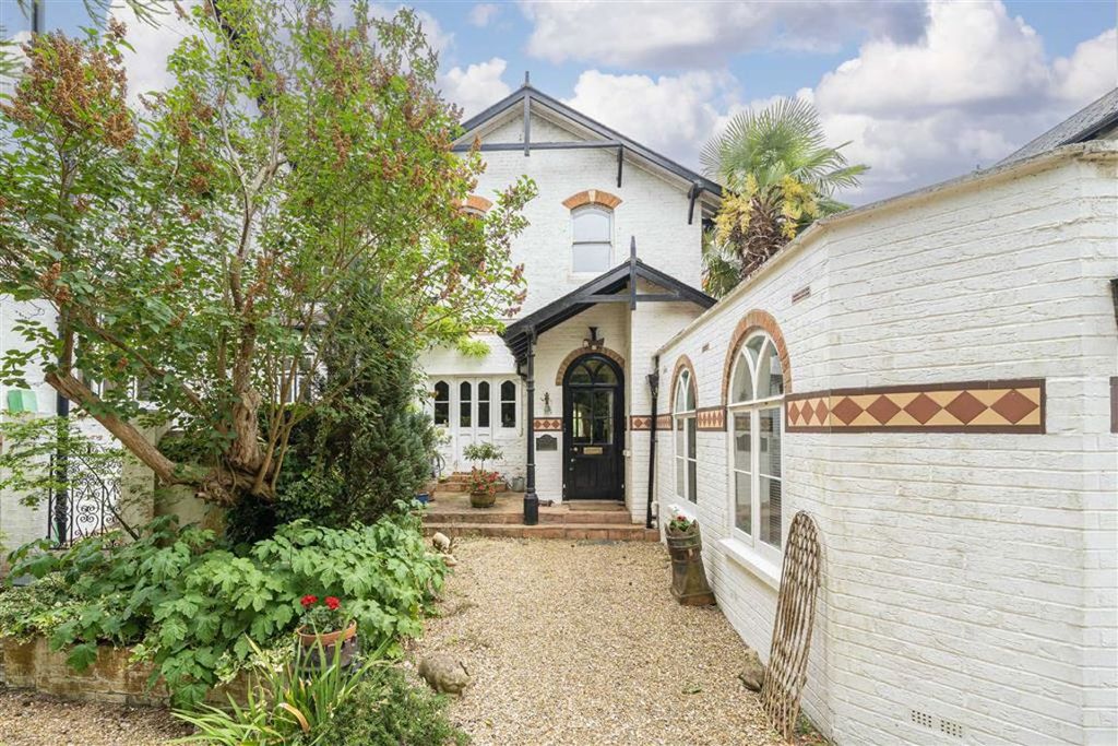 Property photo 2 of 9
