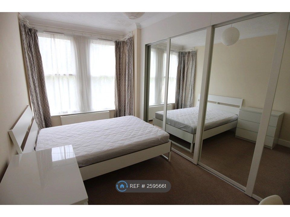 Property photo 3 of 6 Upstairs Bed 5