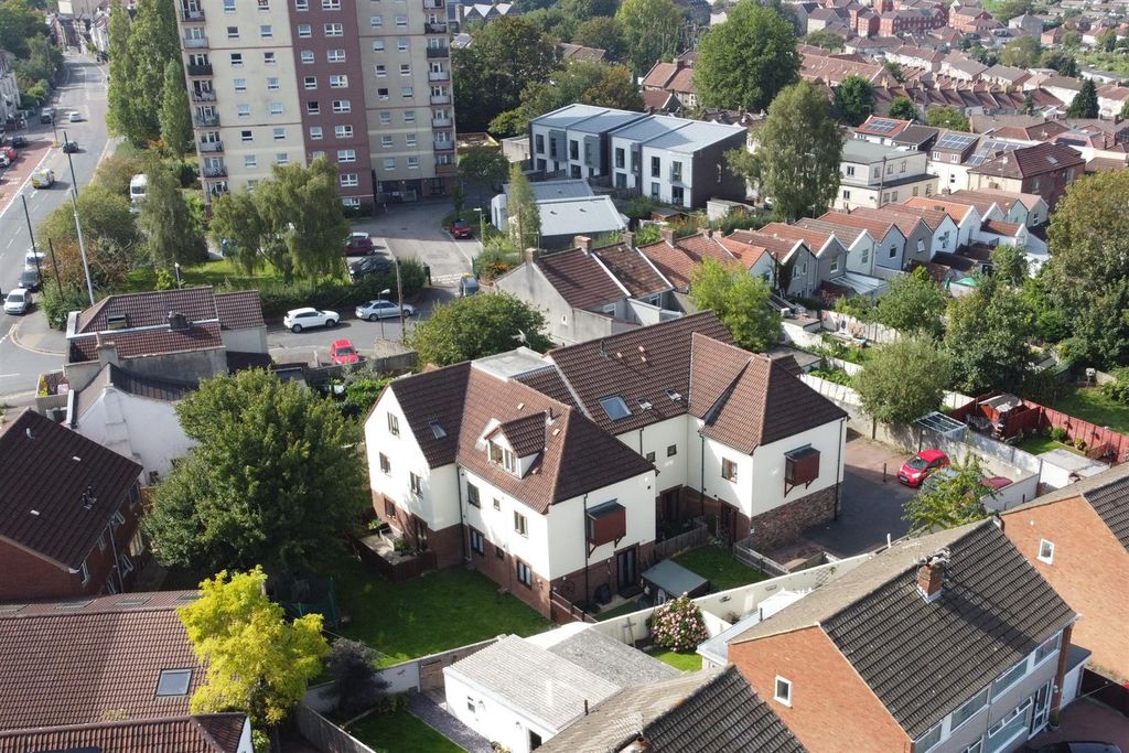 Property photo 1 of 22 25 Rock House, Bethel Road St George, Bristol, Bs5