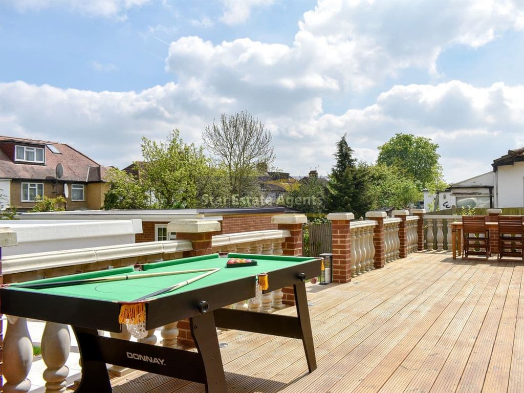 Property photo 2 of 13 4