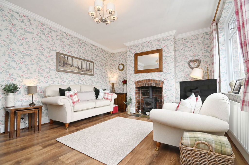 Property photo 2 of 24