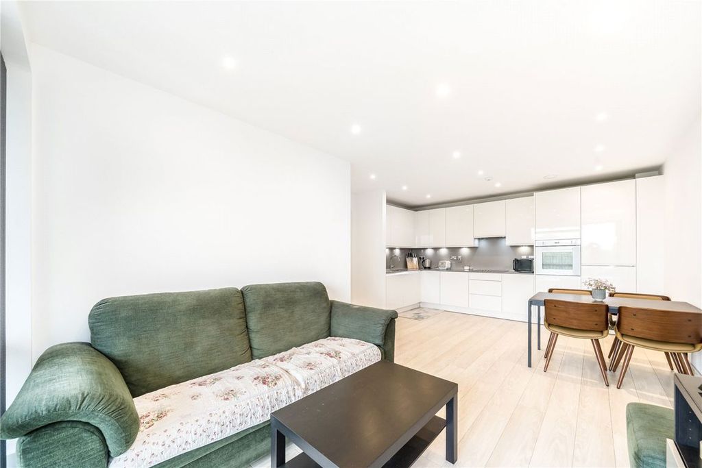 Property photo 2 of 9