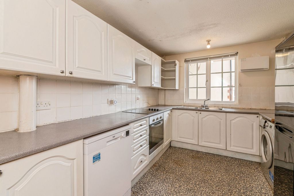Property photo 2 of 24 Pbox-Img.Jpg