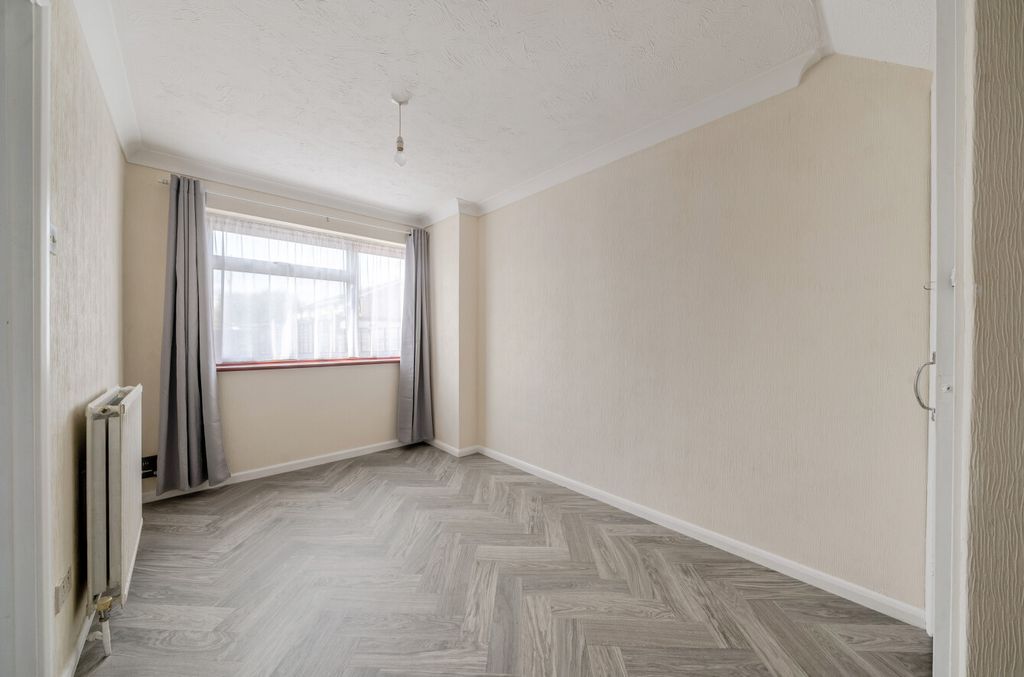 Property photo 3 of 11 1511895-19-1A033F...