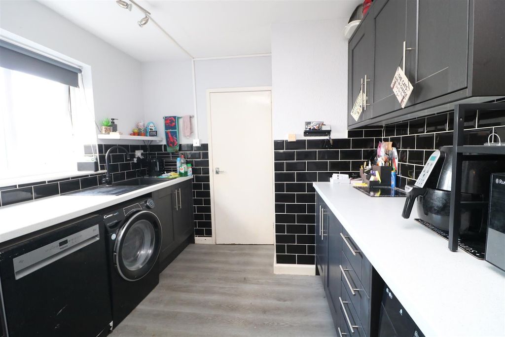 Property photo 2 of 12 Img_8772.Jpg