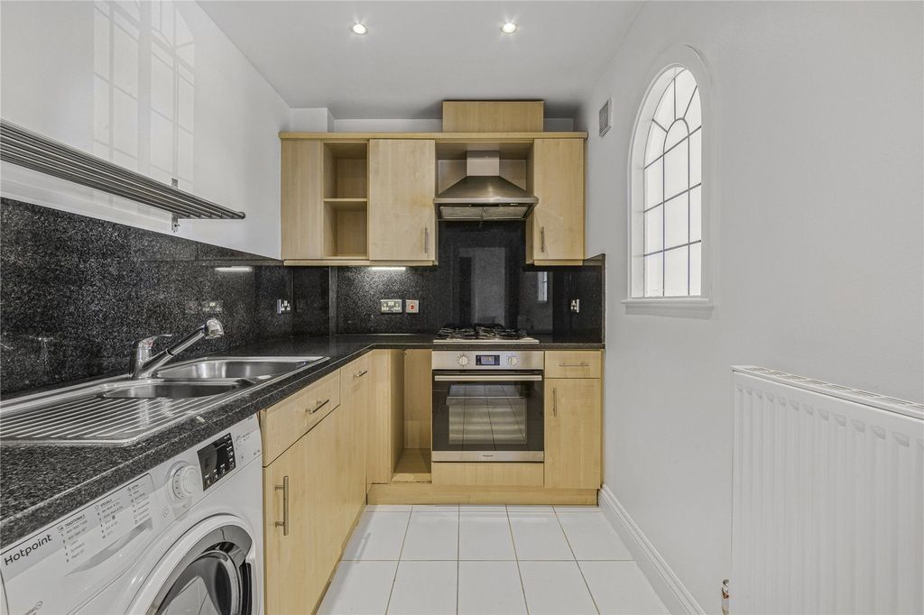 Property photo 3 of 9 Picture No. 32