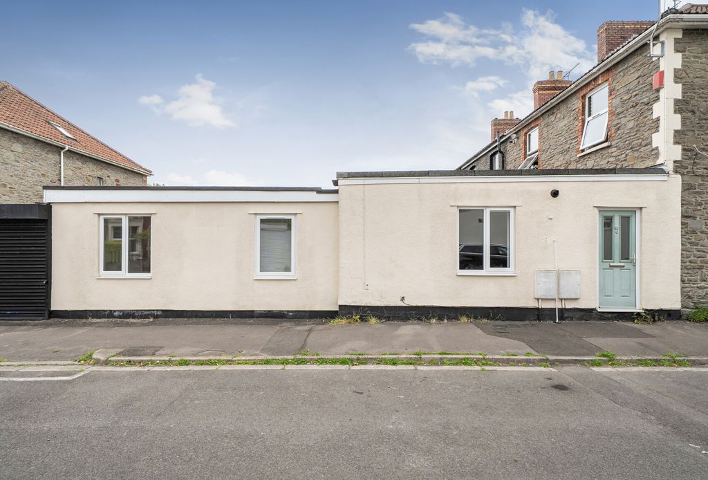 Property photo 1 of 18 1453908-3-69F498d...