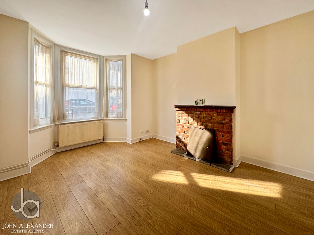 Property photo 2 of 14 20260319_144501140_0.5