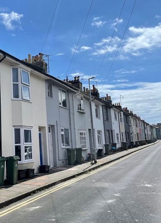 Property photo 1 of 5