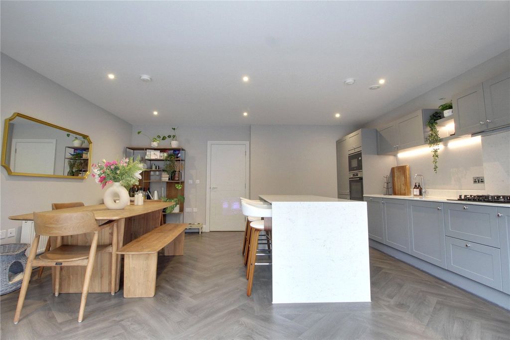 Property photo 2 of 25 Picture No. 06