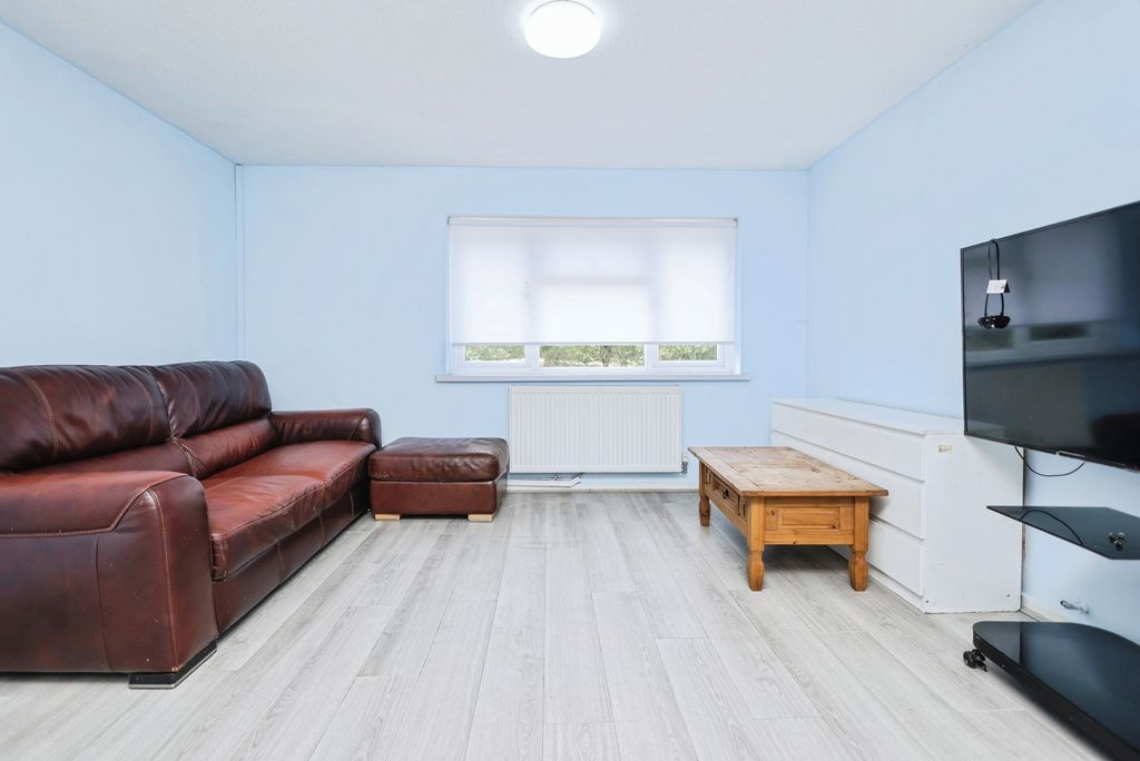 Property photo 2 of 6 Pbox-Img.Jpg